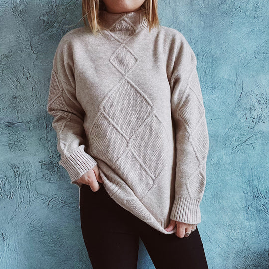 Damen Grobstrickpullover mit elegantem Rautenmuster und hohem Kragen Fudus
