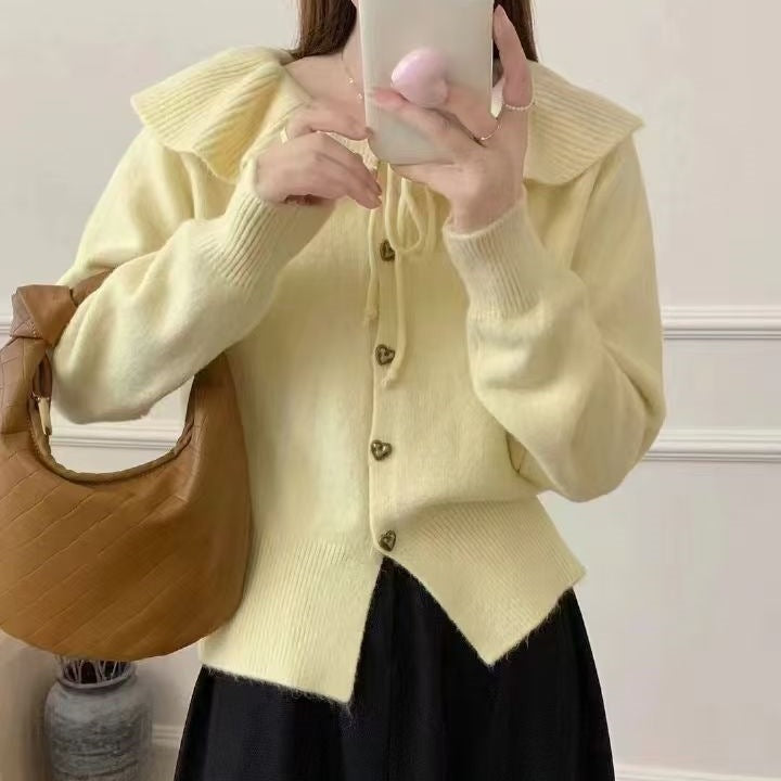 Damen kuscheliger Strickpullover mit übergroßem Kragen und Herzknöpfen Fudus