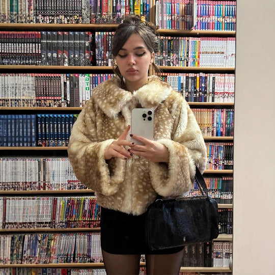 Damen Kunstfelljacke mit weitem Kragen und eleganten Rüschen Fudus