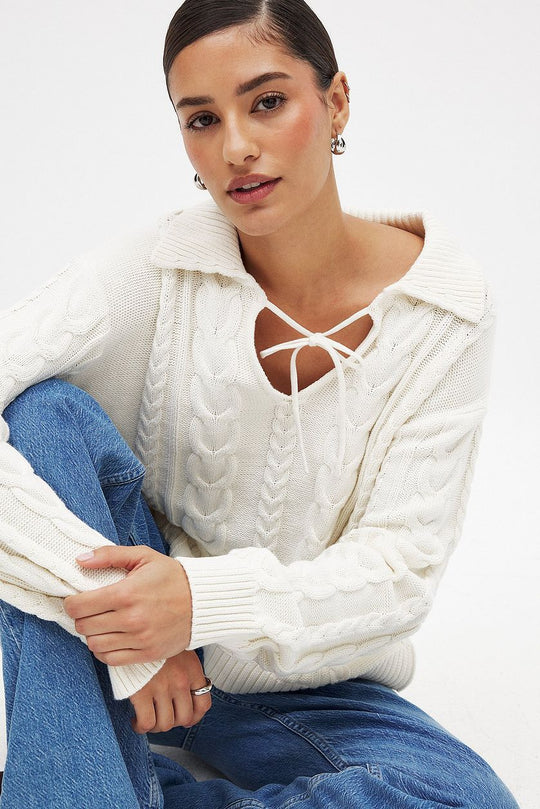 Damen Grobstrickpullover mit romantischem Kragen und praktischen Schnürdetails Fudus