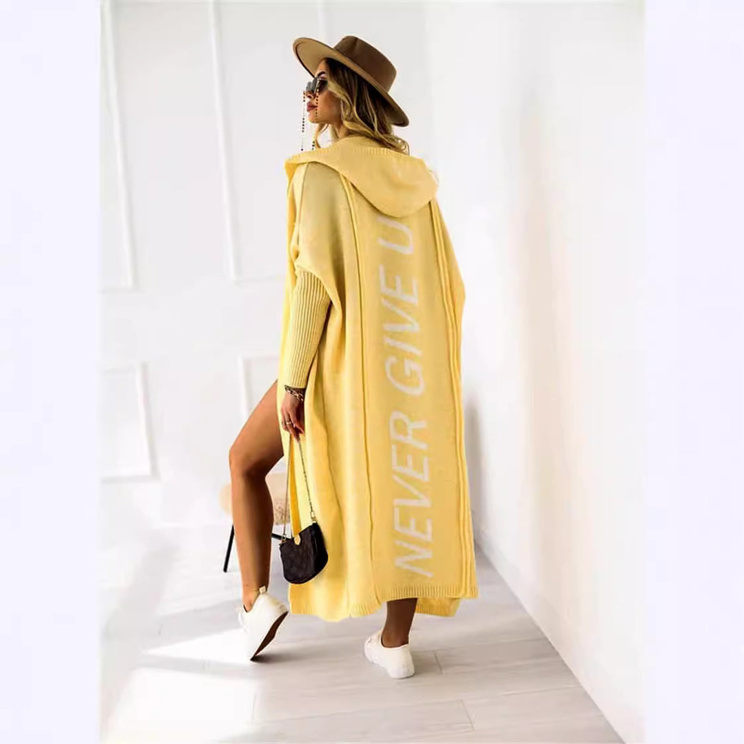 Damen Kapuzenponcho mit modernem Schriftzug Fudus