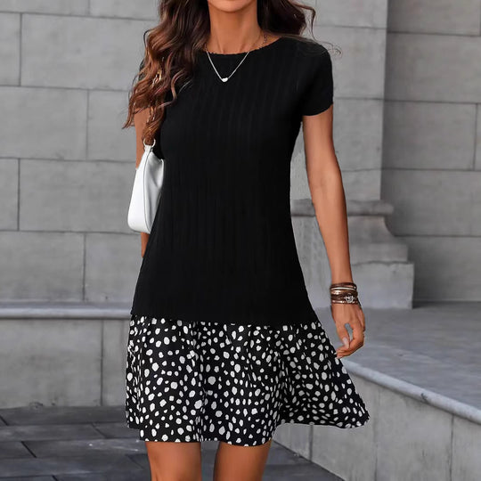 Damen Kombination aus enganliegendem Oberteil und voluminösem Rock Fudus