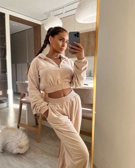 Damen kuscheliges Zweiteiler-Set mit cropped Hoodie und weiten Jogginghosen Fudus