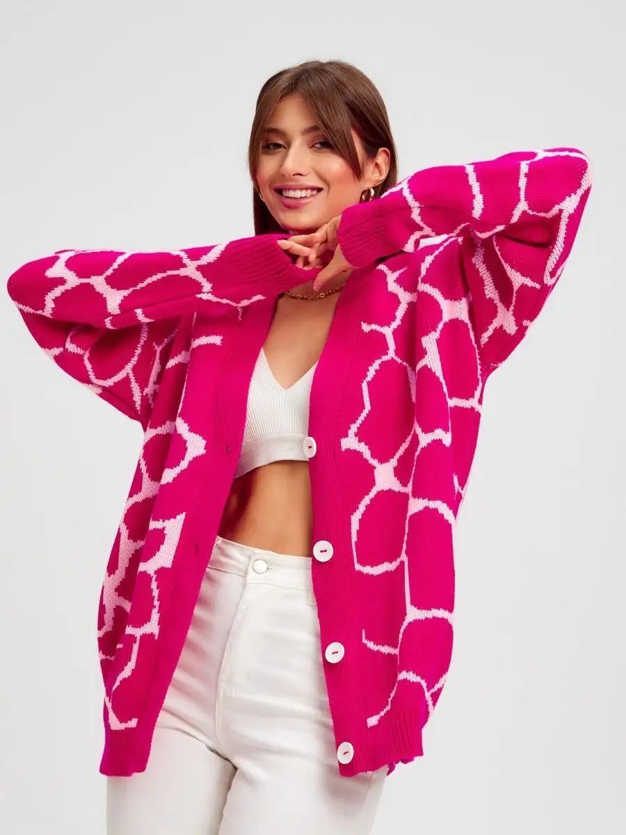 Damen Grobstrickjacke mit modernem Muster und Knopfdetails Fudus