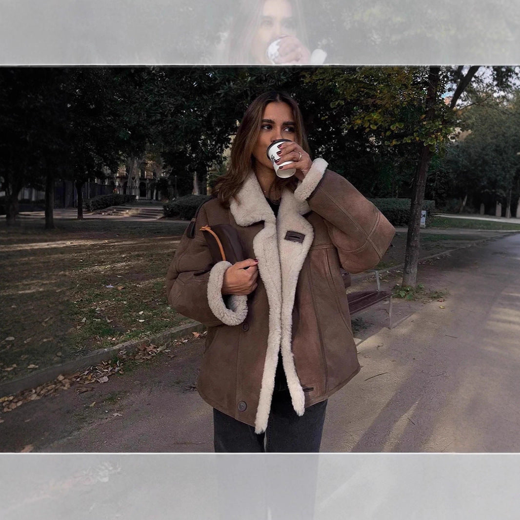 Damen lässige Lederjacke mit kunstfellgefüttertem Kragen und Knopfdetails Fudus