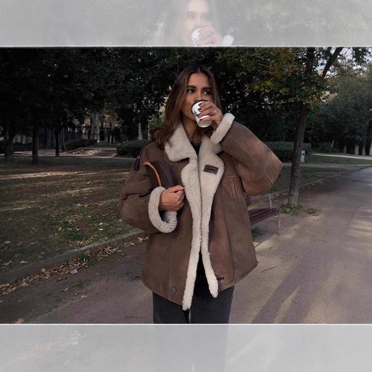 Damen lässige Lederjacke mit kunstfellgefüttertem Kragen und Knopfdetails Fudus