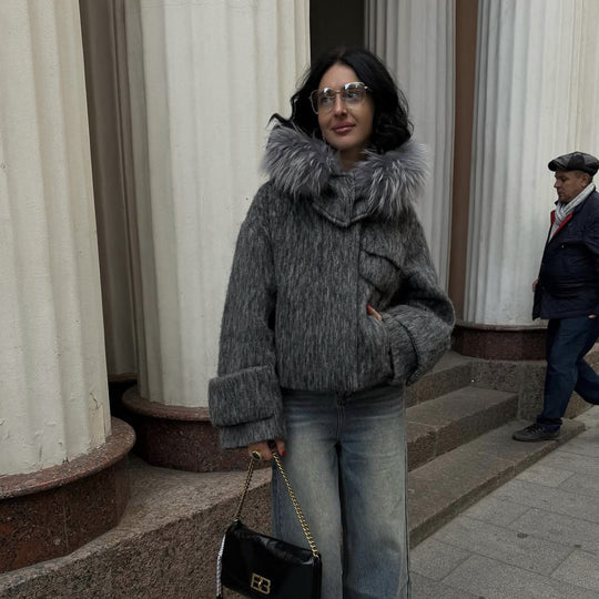 Damen Kunstfelljacke mit großzügigem Kragen und praktischen Taschen Fudus