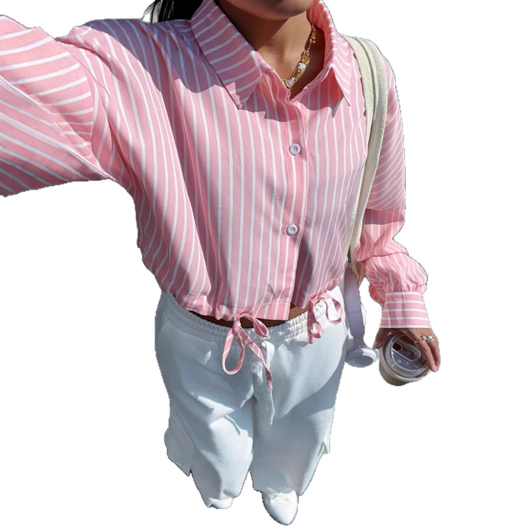 Damen Kurzes Hemd mit gestreiftem Design und Bindedetails Fudus
