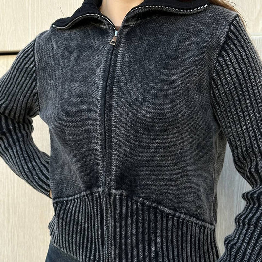 Damen kurzärmlige Strickjacke mit Reißverschluss und Rippstruktur Fudus