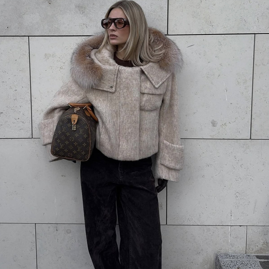 Damen Kunstfelljacke mit großzügigem Kragen und praktischen Taschen Fudus