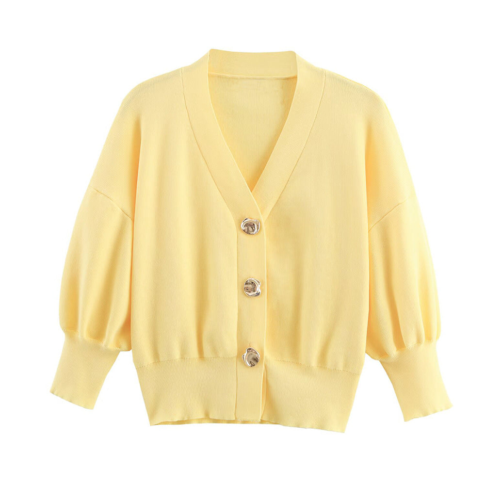 Damen lässige Strickjacke mit ballonförmigen Ärmeln und dekorativen Knopfdetails Fudus