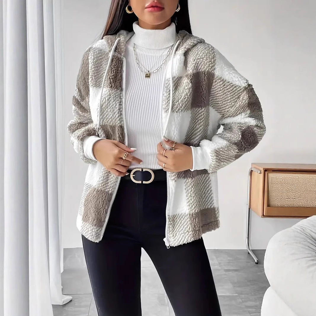 Damen Kuschelige Kapuzenjacke im Karodesign Fudus