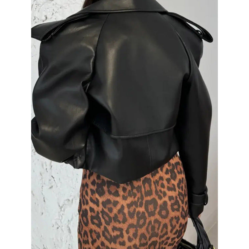 Damen Kurze Kunstlederjacke im Biker-Stil mit strukturierten Details Fudus