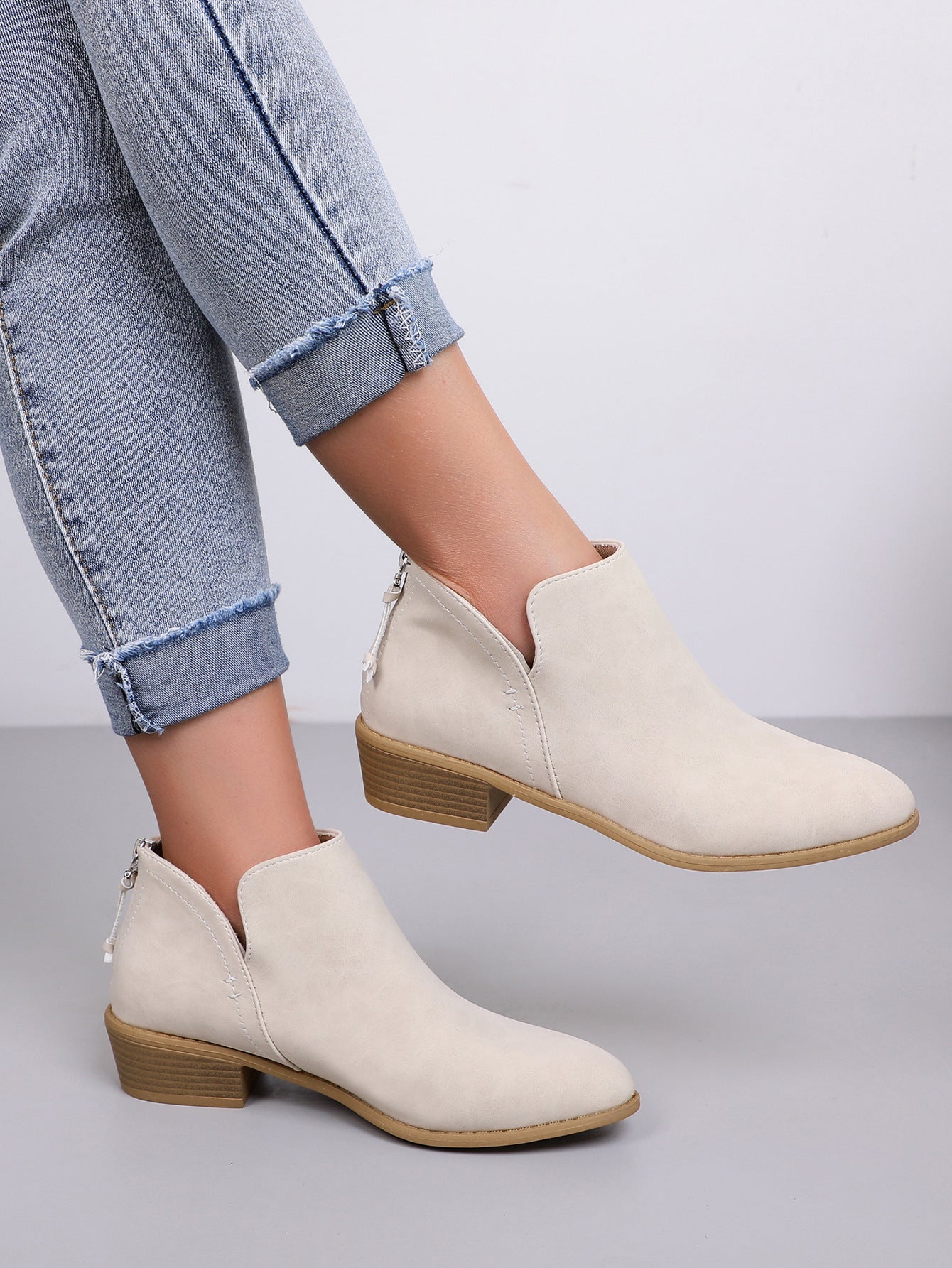 Damen modische Ankle Boots mit seitlichem Reißverschluss und dekorativen Quasten Fudus