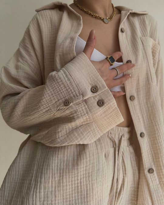 Damen lässige Overshirtjacke aus leichtem Material mit Holzknöpfen Fudus