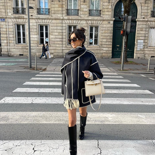 Damen Kuschelige Fleecejacke mit eleganten Fransen und Knopfdetail Fudus