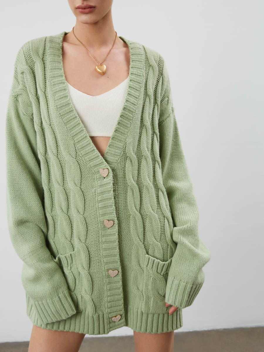 Damen Kuschelige Strickjacke mit Zopfmuster und herzförmigen Knöpfen Fudus