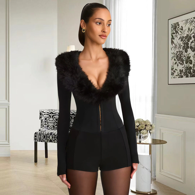 Damen eleganter Playsuit mit luxuriösem Kunstpelzkragen und tiefem V-Ausschnitt Fudus