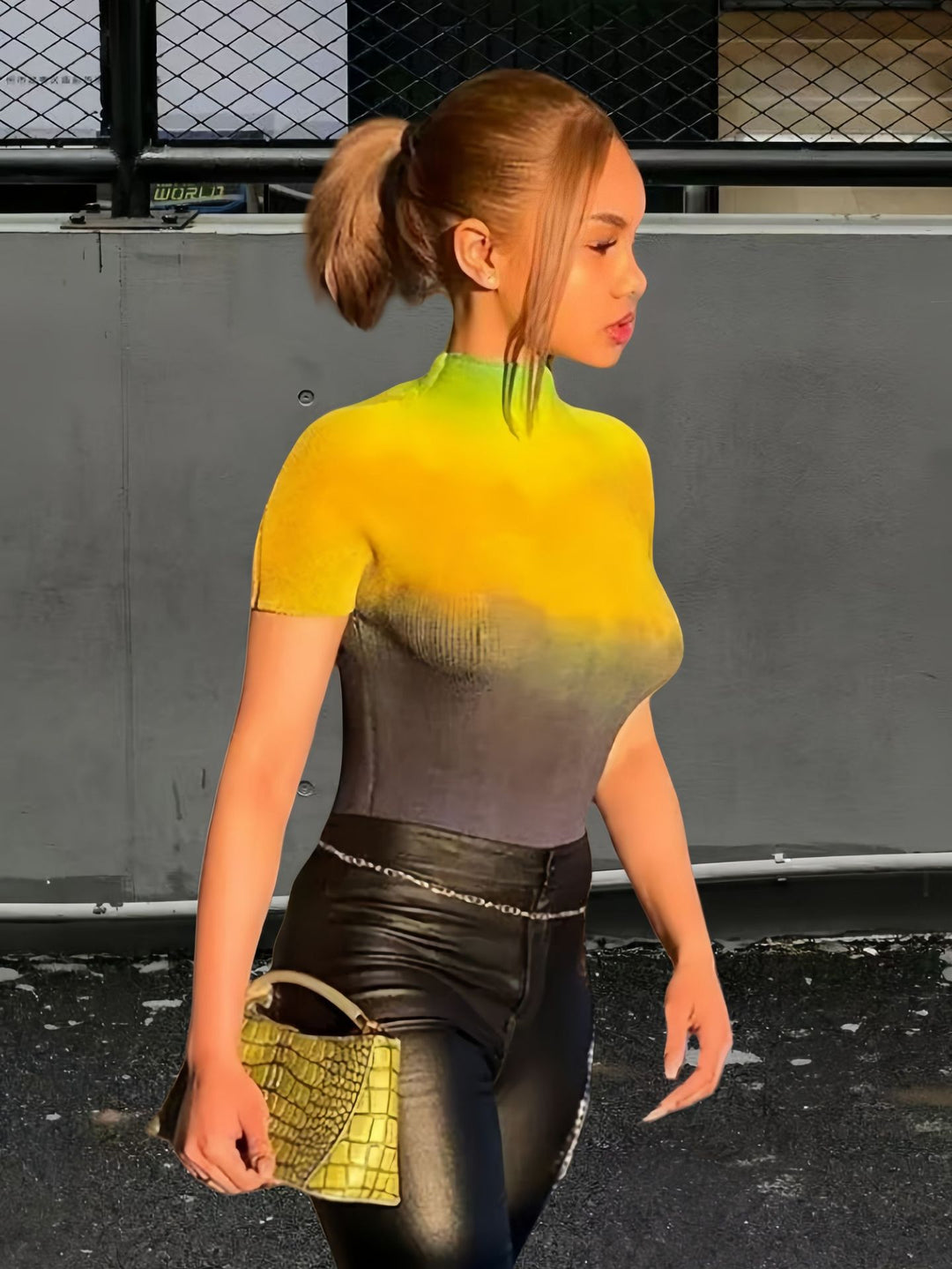 Damen Kurzarm-T-Shirt mit modernem Farbverlauf und hohem Kragen Fudus