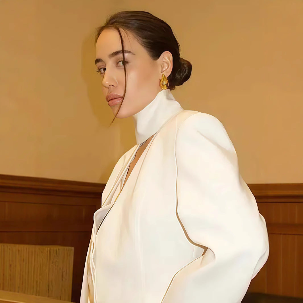 Damen Elegante gestreifte Bluse mit schmeichelndem V-Ausschnitt und schmalem Gürtel Fudus