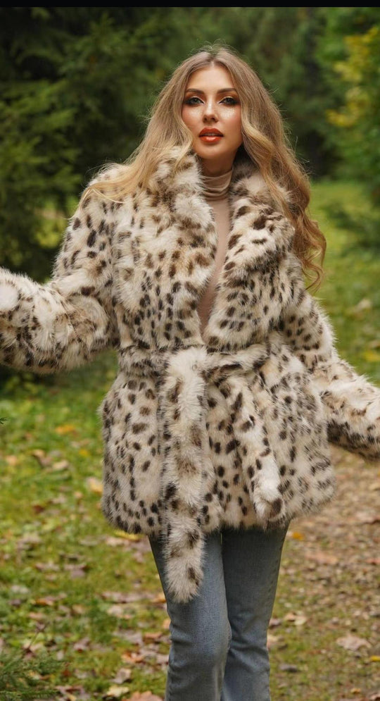 Damen Modischer Kunstfell-Mantel mit Tiermuster und Gürteldesign Fudus