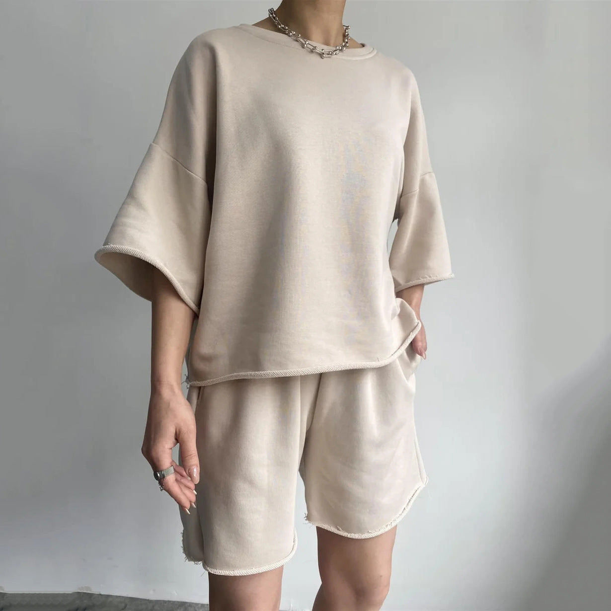 Damen lässiges Sport-Set mit cropped Oberteil und Shorts Fudus