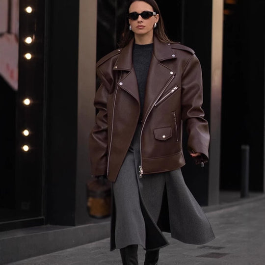 Damen Kunstlederjacke mit asymmetrischem Reißverschluss und modischen Nieten Fudus