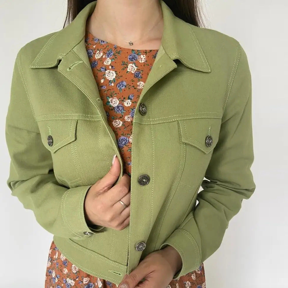 Damen Jeansjacke mit modernem Schnitt und dekorativen Knopfdetails Fudus