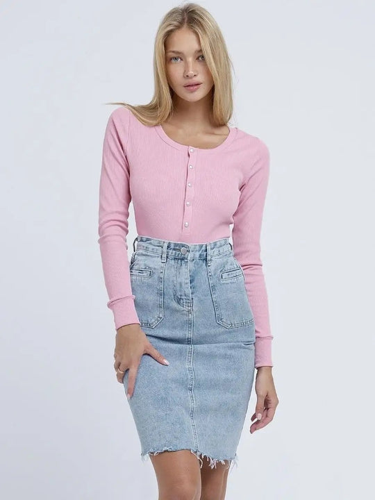 Damen Langarm-Bodysuit mit dekorativem Knopfdetail Fudus