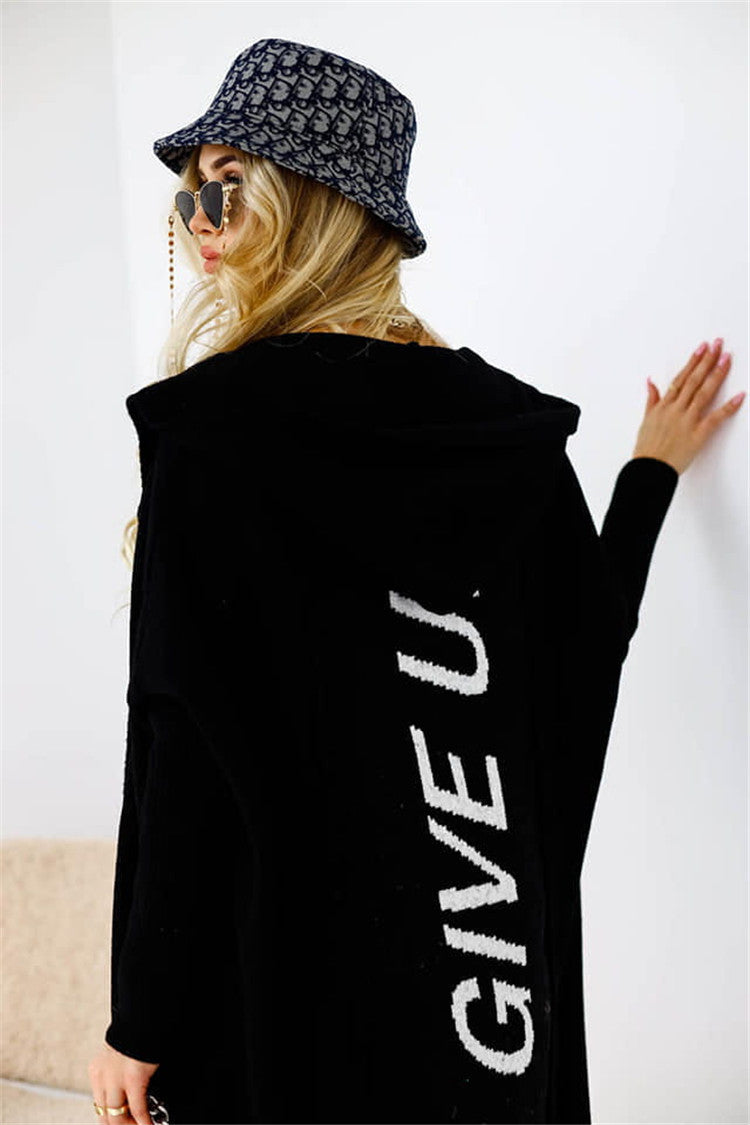 Damen Kapuzenponcho mit modernem Schriftzug Fudus