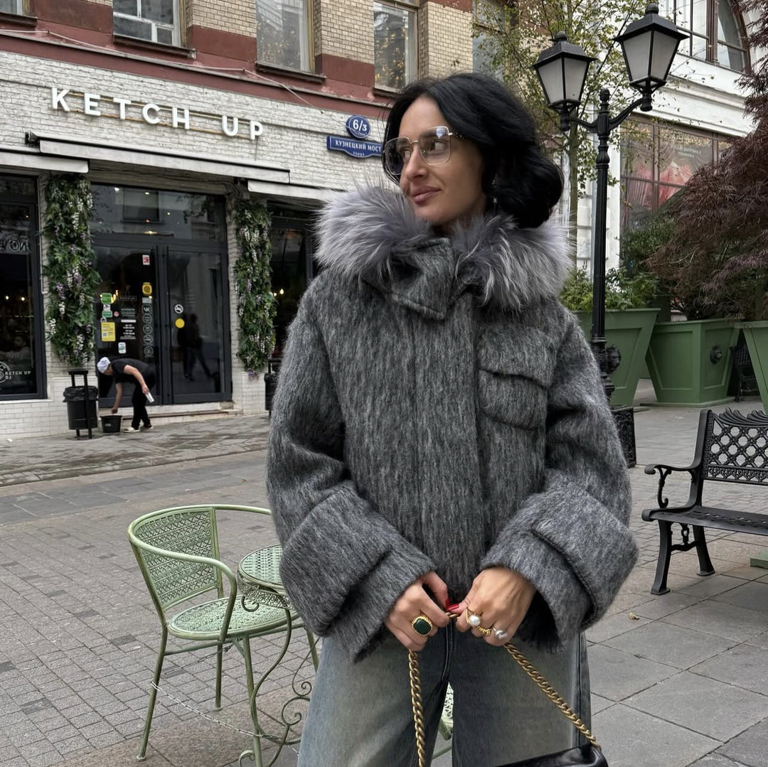 Damen Kunstfelljacke mit großzügigem Kragen und praktischen Taschen Fudus