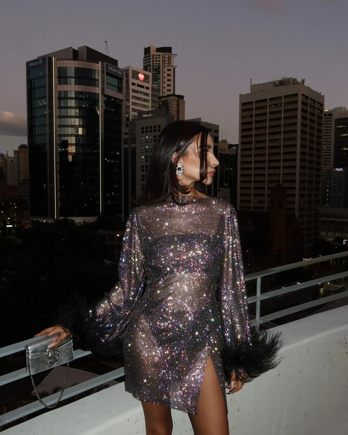 Mini Kleid Metallic Sheer Cuff Feder