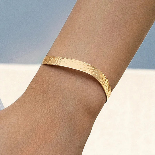 Goldfarbiges Mix Match Armband Elegant Vielseitig