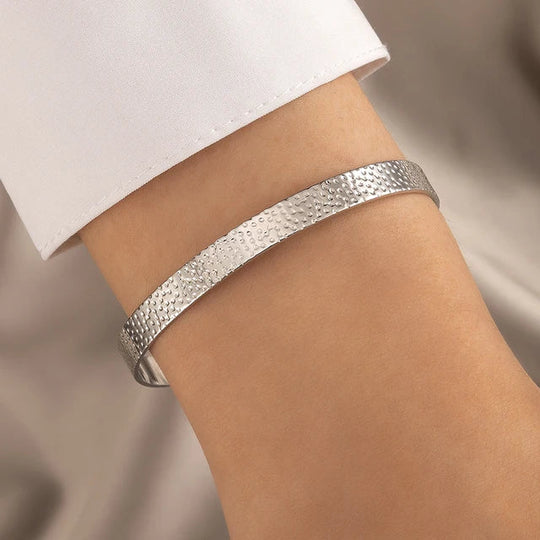 Goldfarbiges Mix Match Armband Elegant Vielseitig