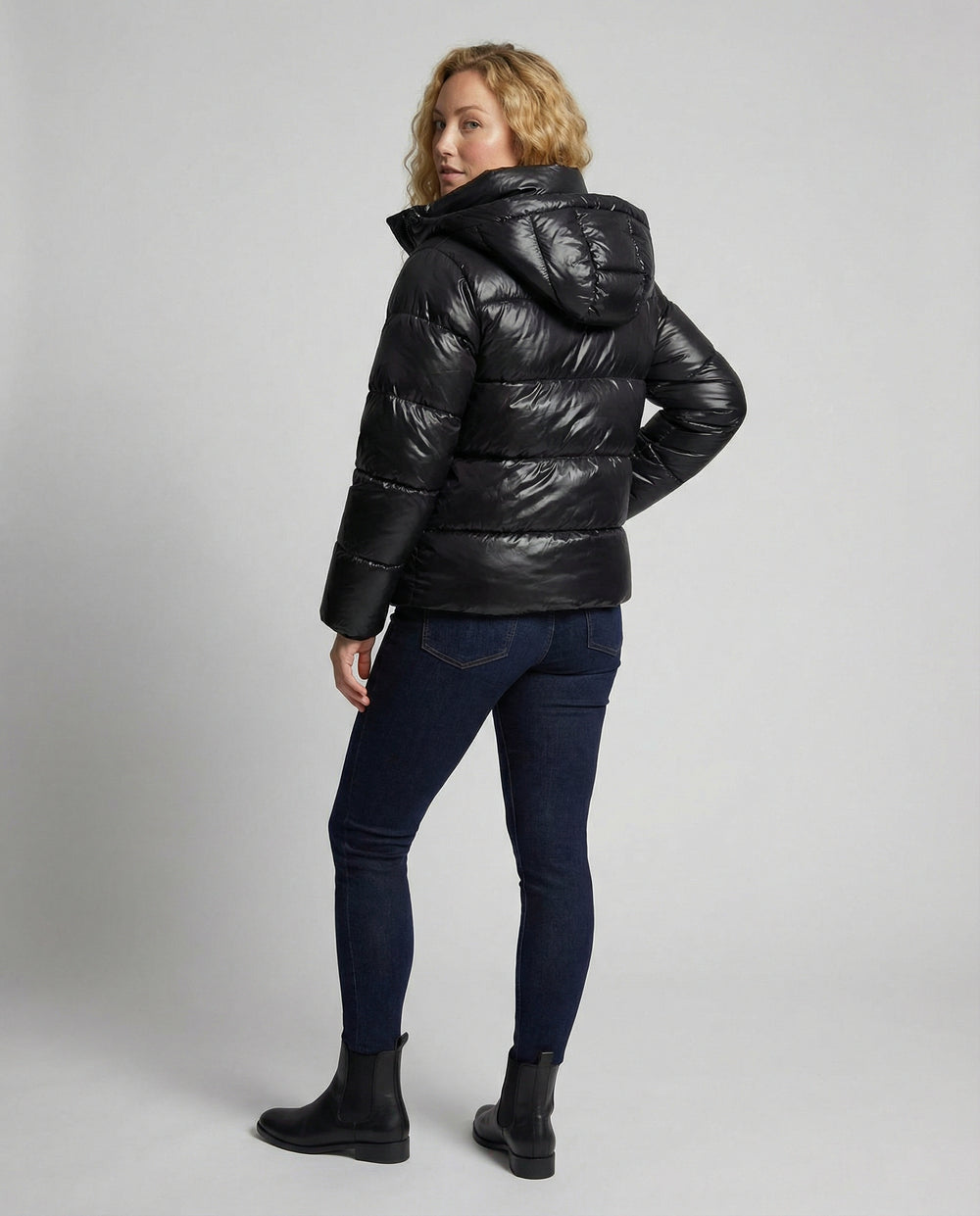 Damen sportliche Steppjacke mit Kapuze | Fudus