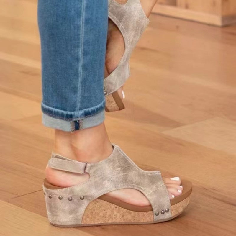 Sandalen Plateau Wedge Peep Toe Nieten