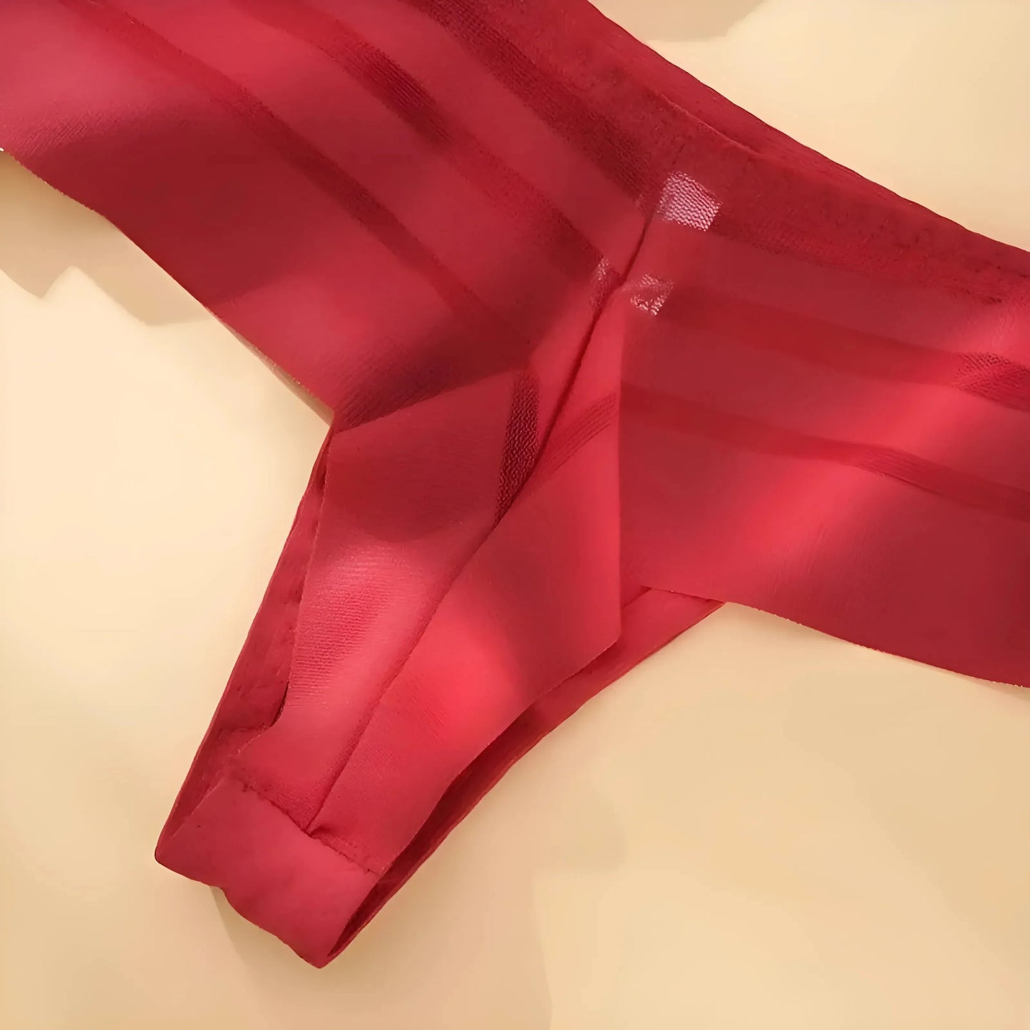 Nahtloser String aus kombinierten Materialien